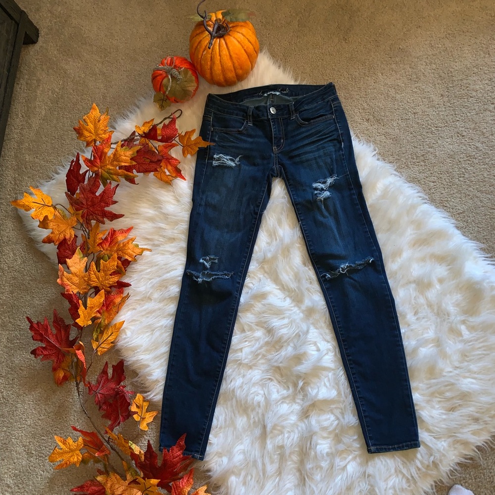AMERICAN EAGLE JEANS